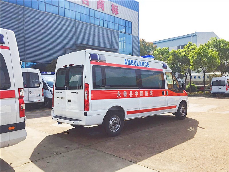 福特新時(shí)代V348長(zhǎng)軸中頂救護(hù)車(chē)