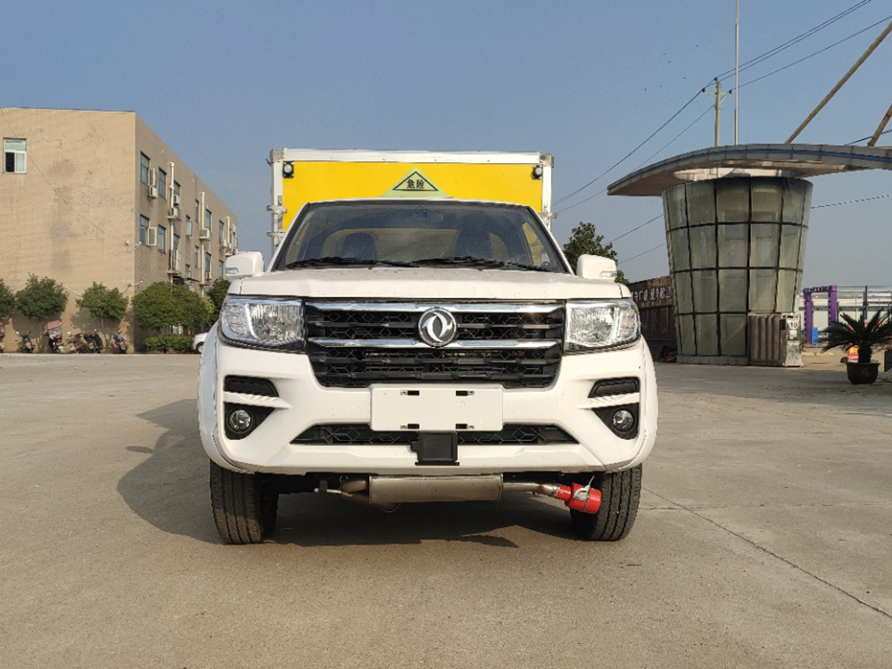 東風(fēng)皮卡爆破器材運輸車