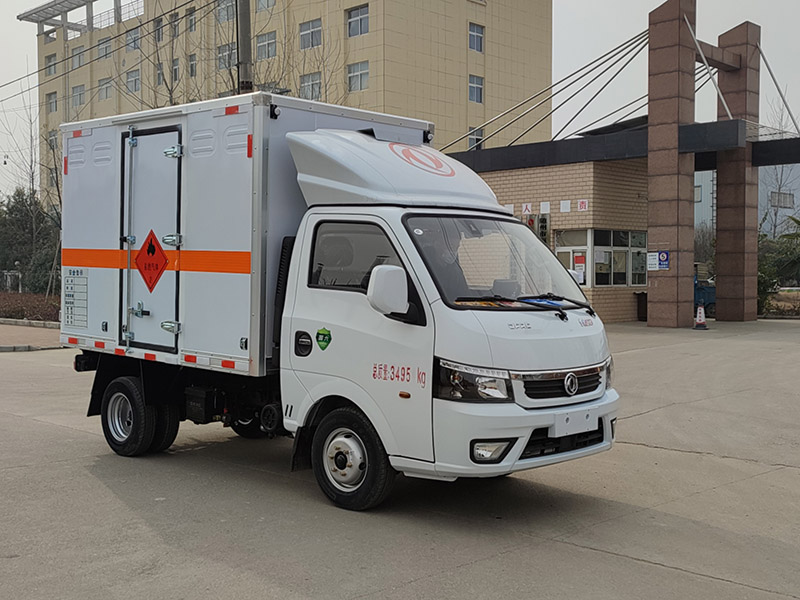 東風途逸易燃液體（汽油）廂式運輸車